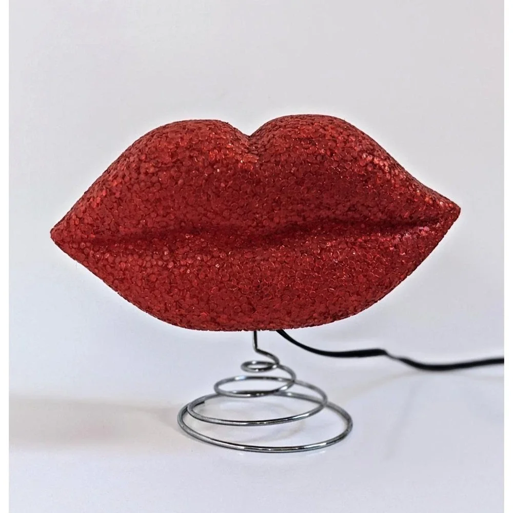 Vintage 1990's Red Lips Melted Plastic Popcorn Lamp Accent Light Pop Art Novelty